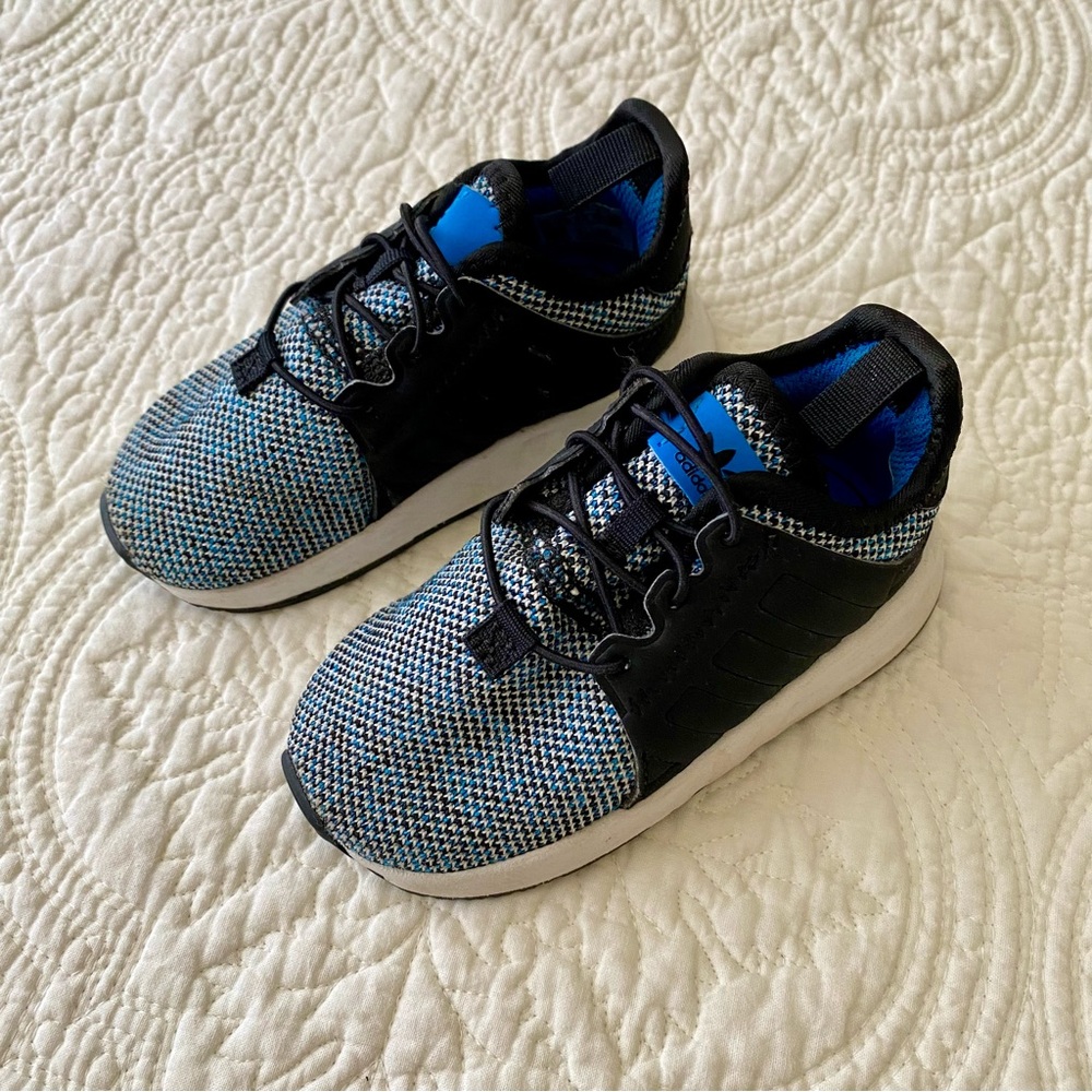 Adidas toddler tennis shoes size 6
